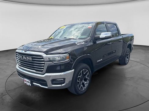 Used 2025 RAM 1500 Laramie AWD/4WD image 9