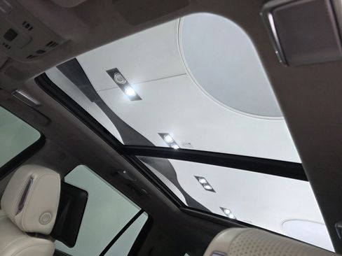Used 2022 Cadillac Escalade Sport Platinum RWD image 9