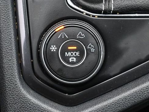 Used 2024 Volkswagen Tiguan SEL R-Line w/ MDO Package, Two-Row AWD/4WD image 28