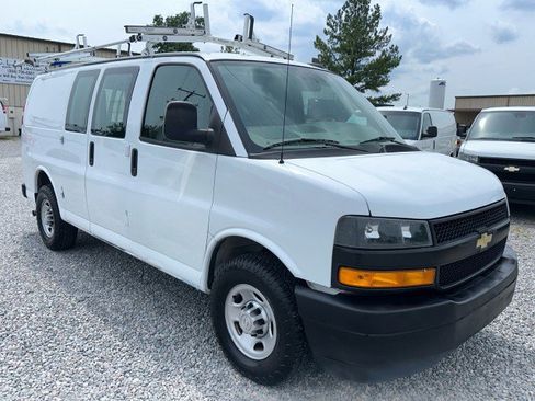 Used 2020 Chevrolet Express 2500 w/ Driver Convenience Package RWD image 4
