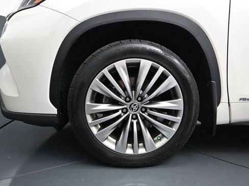 Used 2021 Toyota Highlander Platinum AWD/4WD image 13