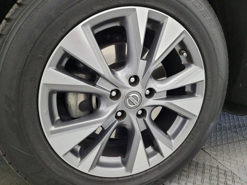 Used 2017 Nissan Murano S image 31