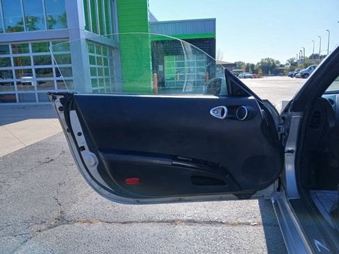Used 2005 Nissan 350Z Coupe RWD image 9