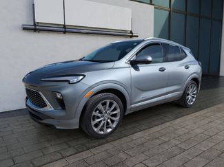 Used 2024 Buick Encore GX Avenir image 1