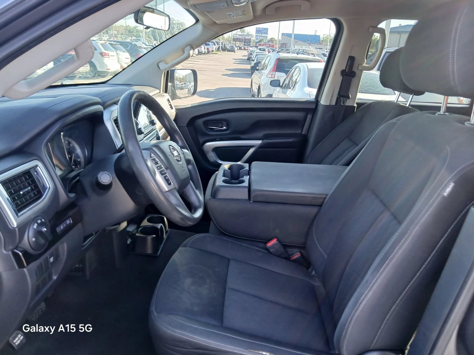 Used 2018 Nissan Titan SV RWD image 13