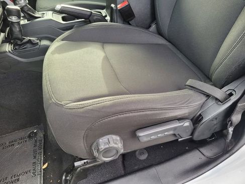 Used 2023 Jeep Gladiator Overland image 17