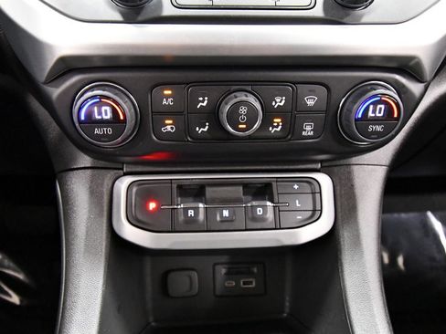 Used 2023 GMC Acadia SLT AWD/4WD image 25