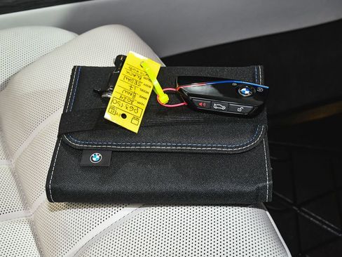 Used 2024 BMW i7 M70 w/ Executive Package AWD/4WD image 70