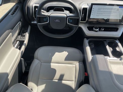 Used 2025 Ford Expedition Max Active RWD image 27