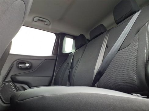 Certified 2023 Jeep Renegade Latitude w/ Premium Group image 16