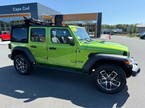 Used 2025 Jeep Wrangler Sport S image 2