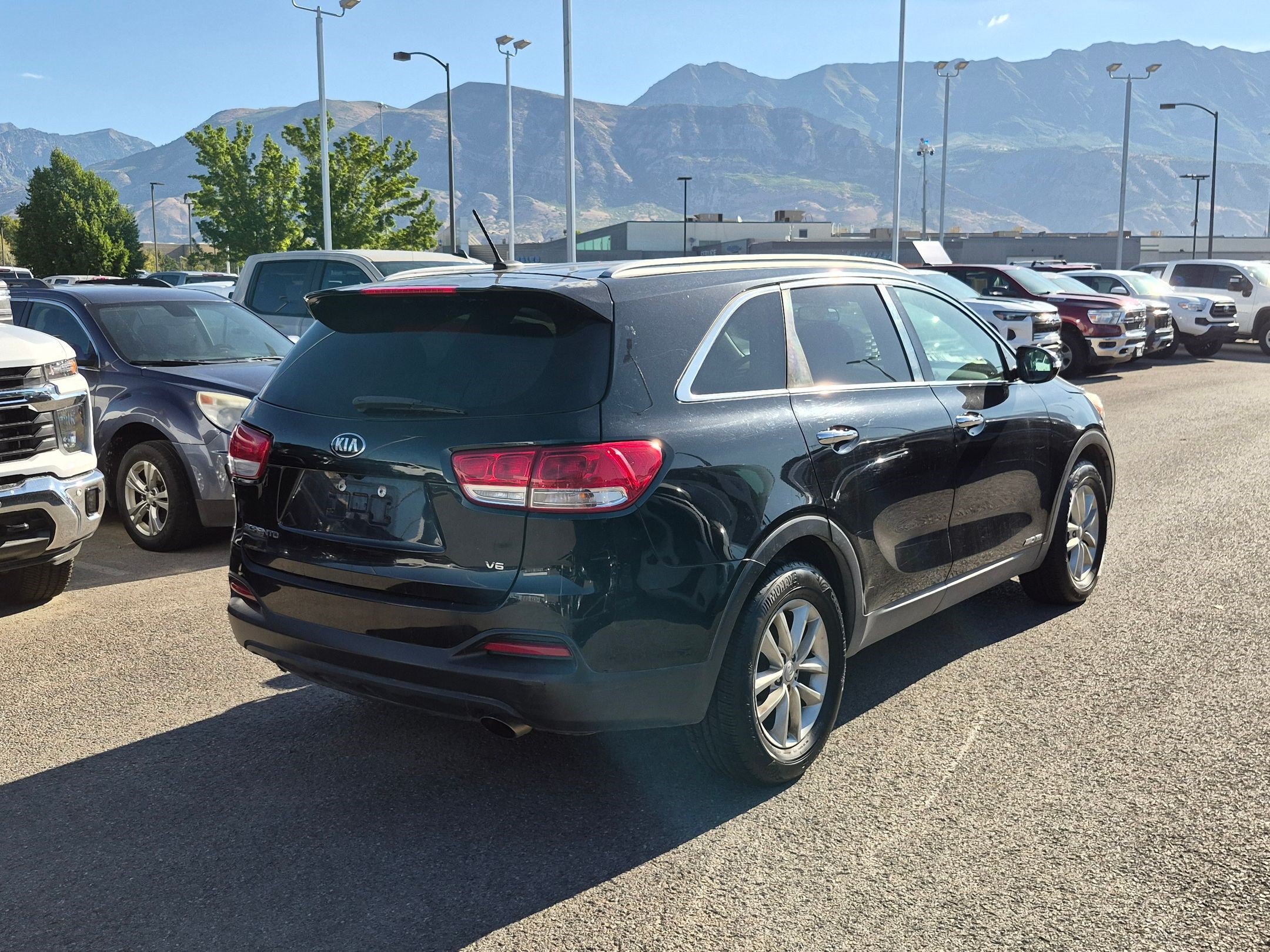 Used 2018 Kia Sorento LX AWD/4WD image 3