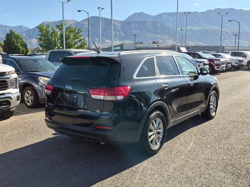 Used 2018 Kia Sorento LX AWD/4WD image 3