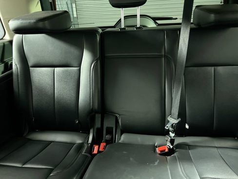 Used 2024 Ford Expedition XLT AWD/4WD image 27