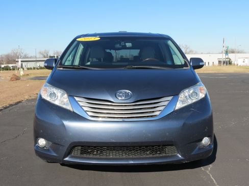Used 2013 Toyota Sienna Limited image 7
