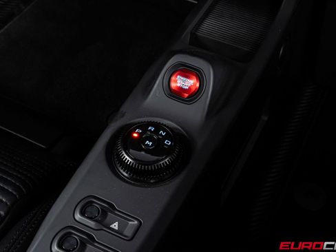 Used 2018 Ford GT RWD image 39
