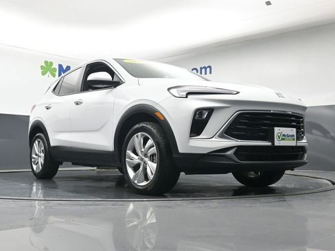 Used 2025 Buick Encore GX Preferred AWD/4WD image 21