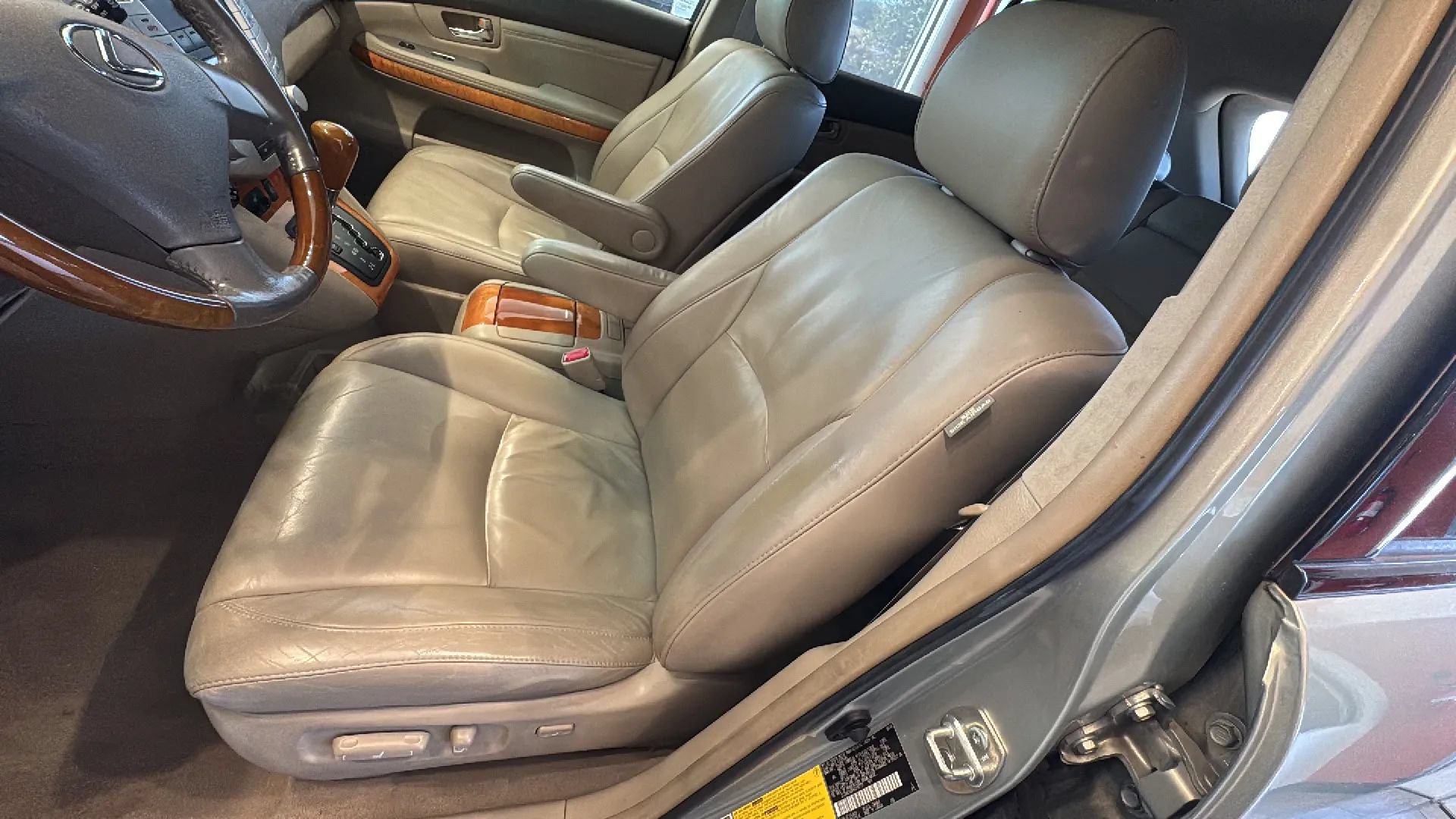 Used 2004 Lexus RX 330 w/ Premium Plus Pkg FWD image 29