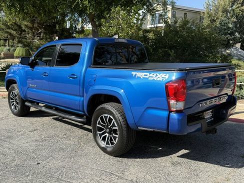 Used 2016 Toyota Tacoma 4x4 Double Cab image 2