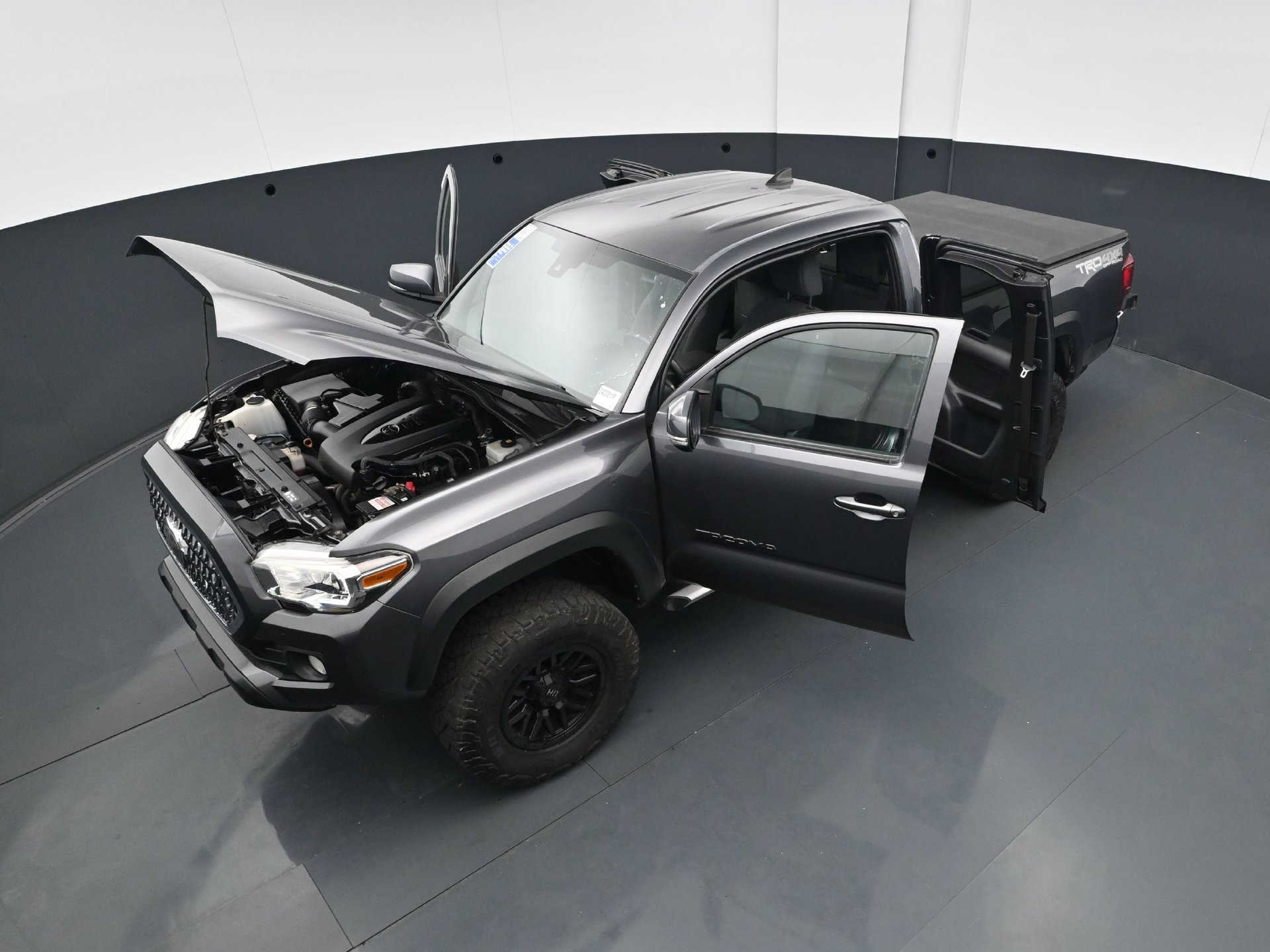 Used 2019 Toyota Tacoma TRD Off-Road AWD/4WD image 39