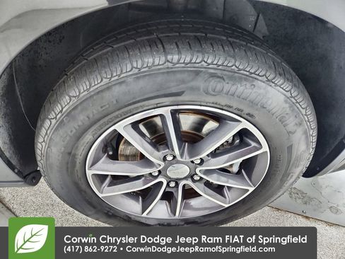 Certified 2017 Dodge Grand Caravan SXT image 34