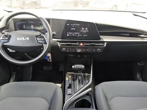 Used 2025 Kia Niro LX FWD image 24