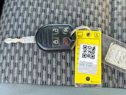 Used 2016 Ford F250 XLT w/ Snow Plow Prep Package AWD/4WD image 31