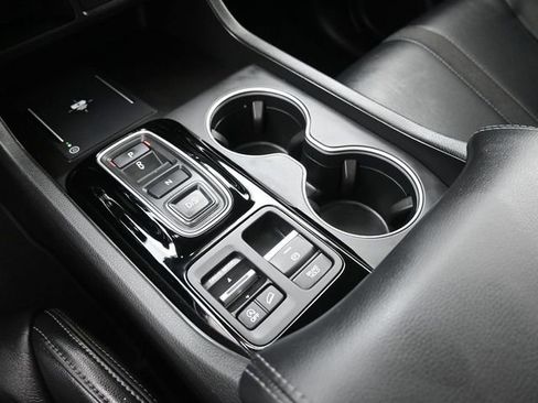 Certified 2024 Honda Pilot Touring image 31