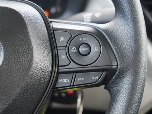 Used 2026 Toyota Corolla Cross L image 19