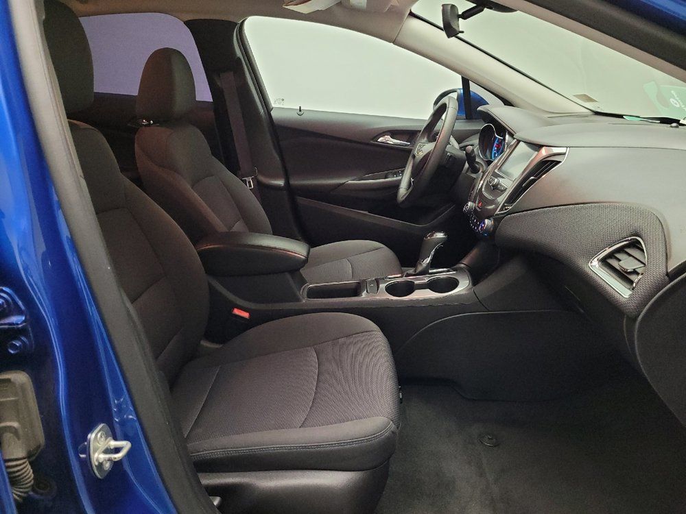 Used 2017 Chevrolet Cruze LT w/ Convenience Package FWD image 21