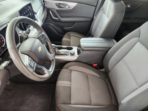 Used 2025 Chevrolet Blazer LT FWD image 12