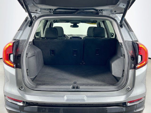 Used 2023 GMC Terrain SLE w/ Driver Convenience Package FWD image 26