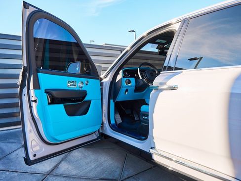 Used 2025 Rolls-Royce Cullinan image 33