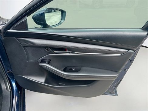 Used 2024 MAZDA MAZDA3 s image 33