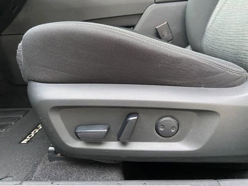 Used 2021 Nissan Rogue SV image 12