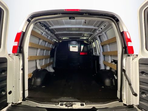 Used 2020 Chevrolet Express 2500 Work Van w/ Driver Convenience Package image 30