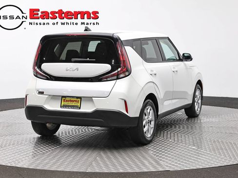 Used 2024 Kia Soul LX w/ Option Group 015 FWD image 5