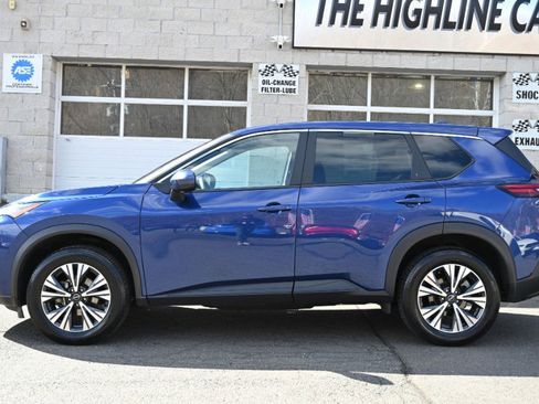 Used 2023 Nissan Rogue SV image 2