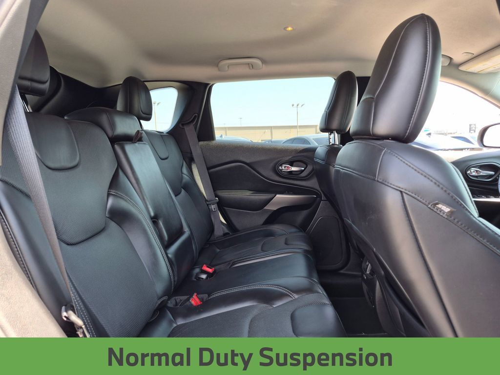 Used 2020 Jeep Cherokee Limited FWD image 30