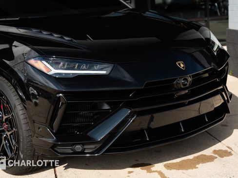 Used 2024 Lamborghini Urus S image 2