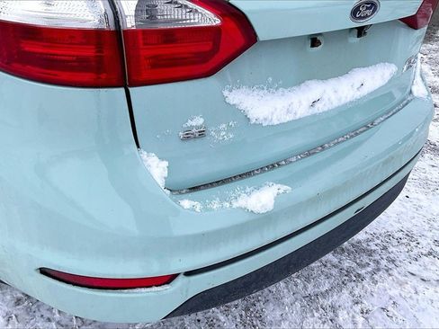 Certified 2019 Ford Fiesta SE w/ Equipment Group 201A image 6