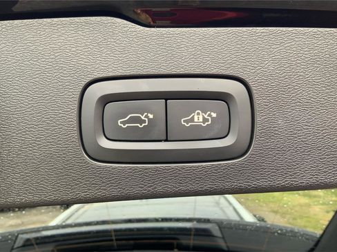 Used 2020 Volvo V60 T5 Cross Country w/ Protection Package Premier image 30