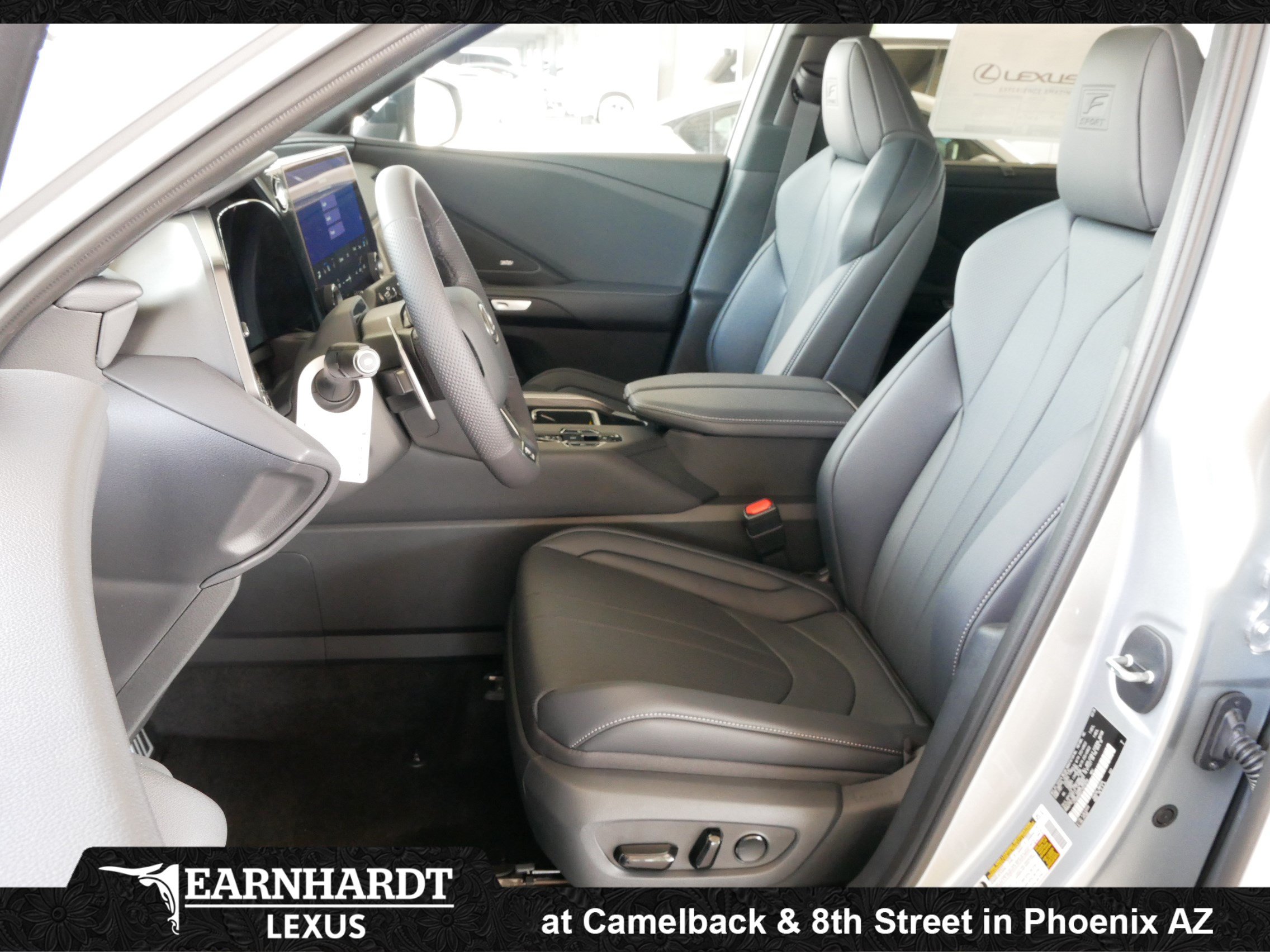 New 2026 Lexus TX 500h AWD image 2