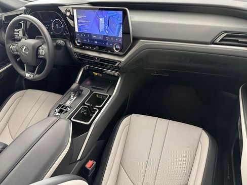 Used 2025 Lexus TX 500h AWD w/ Technology Package image 39
