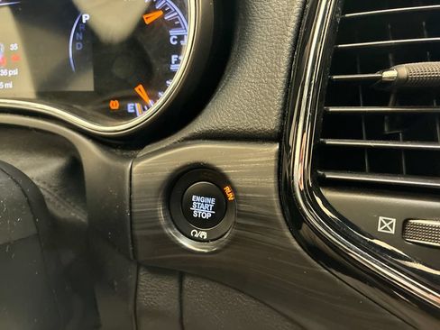 Used 2019 Jeep Grand Cherokee Laredo AWD/4WD image 16