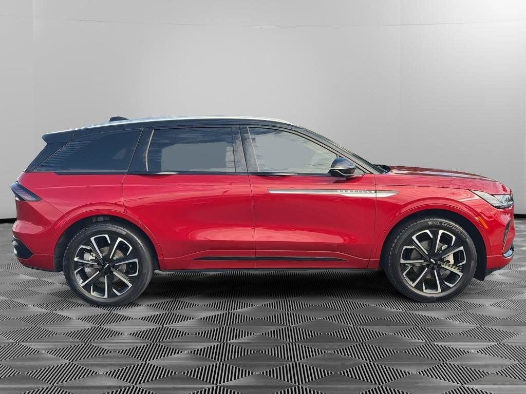 Used 2026 Lincoln Nautilus Reserve AWD/4WD image 8