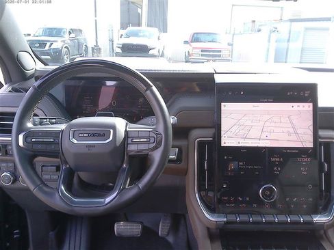 Used 2025 GMC Yukon XL Denali Ultimate AWD/4WD image 14