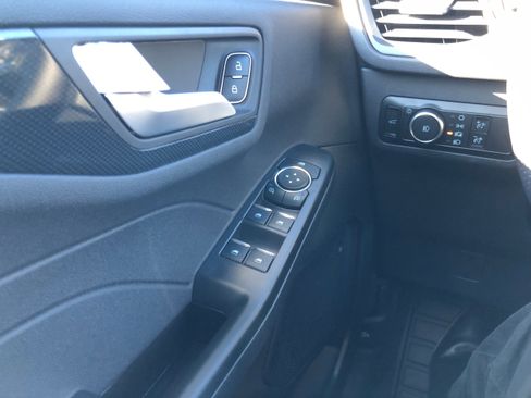 New 2026 Ford Escape ST-Line Select w/ Equipment Group 401A image 18