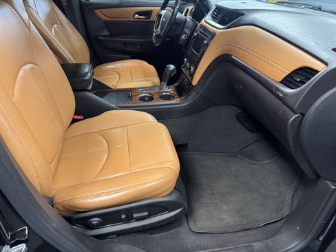 Used 2014 Chevrolet Traverse LT image 12