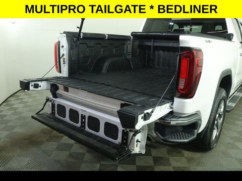 Used 2022 GMC Sierra 1500 SLT w/ SLT Convenience Package image 12